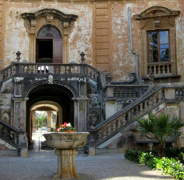 Courtyard, Palermo, Sicily, Italy